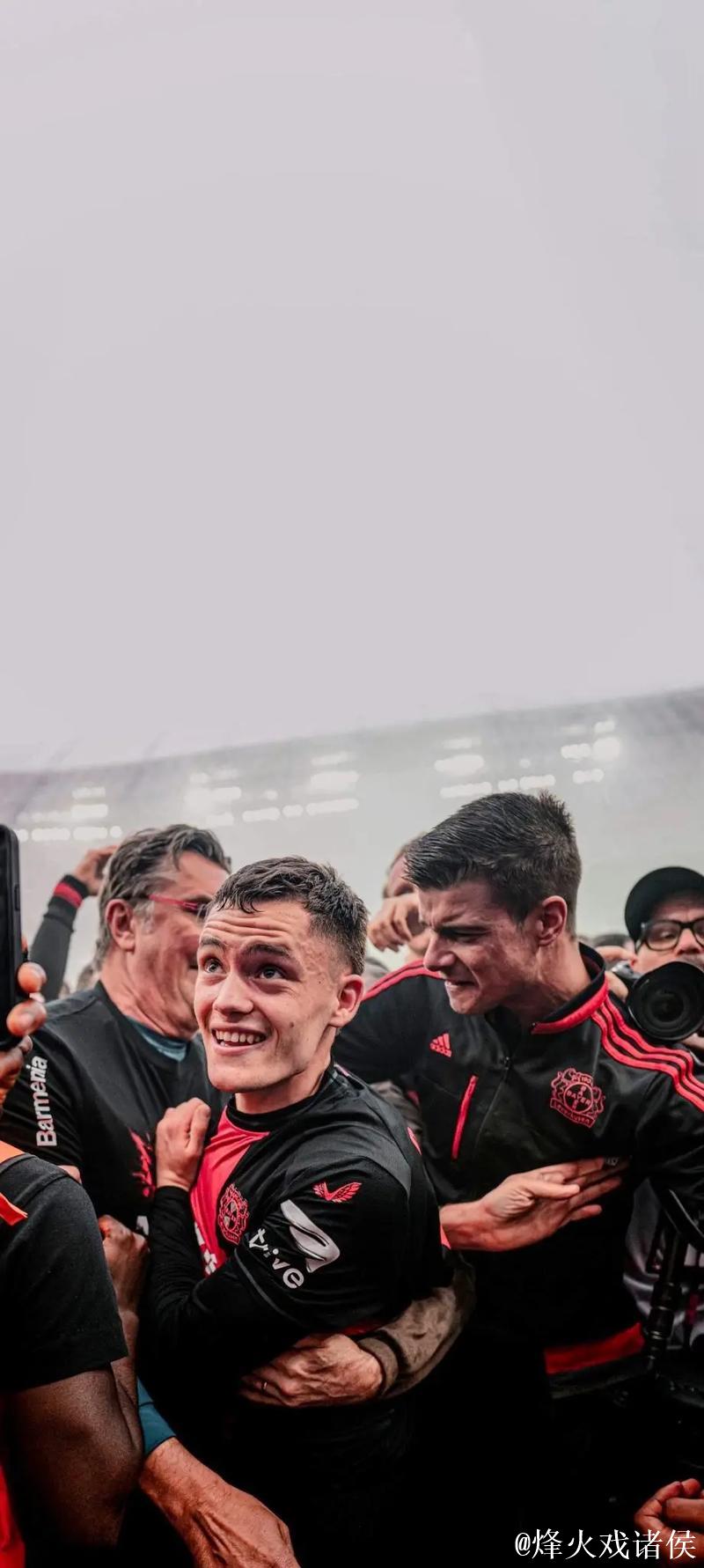 勒沃库森CEO：阿隆索与维尔茨若愿归队，我们将热情欢迎