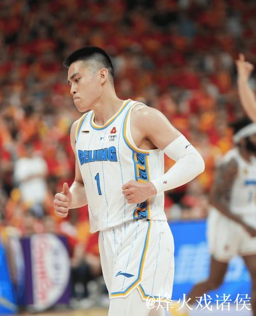 媒体人建议：中国男篮需在世预赛窗口期研究防守陈盈骏